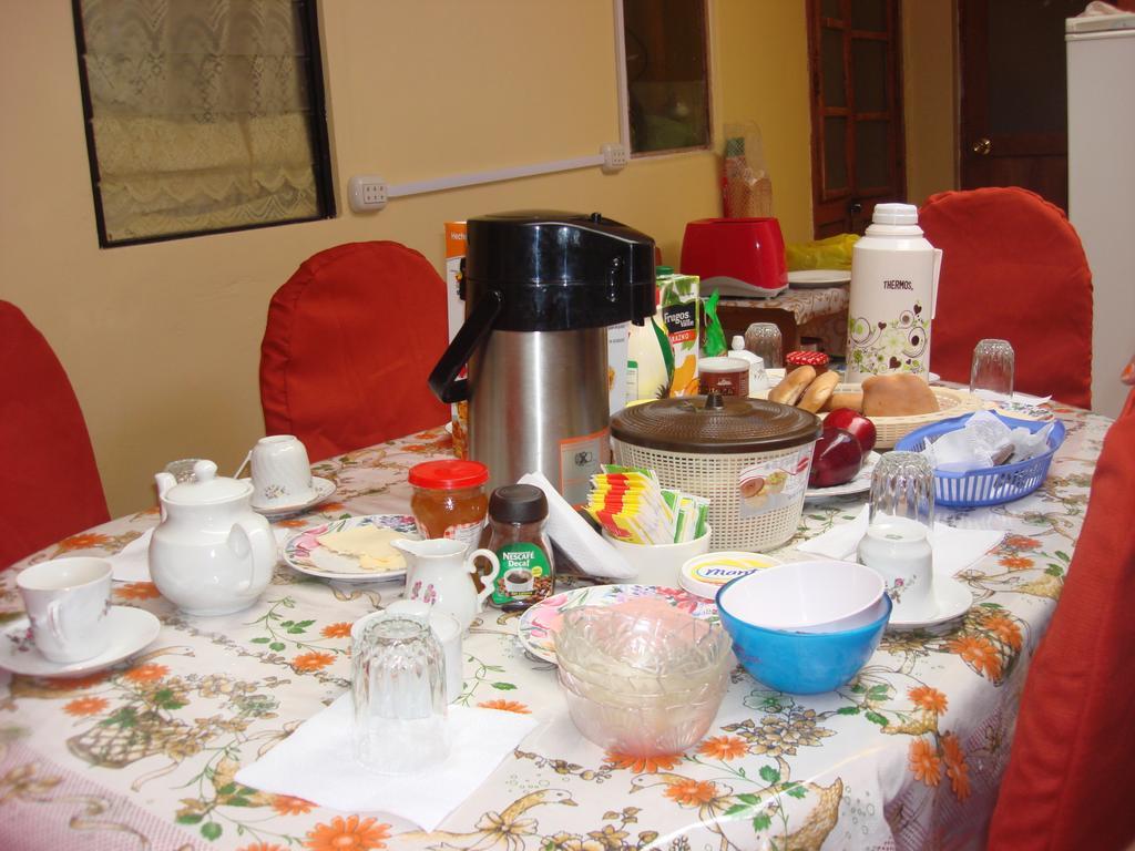Naty'S Guest House กุสโก ภายนอก รูปภาพ